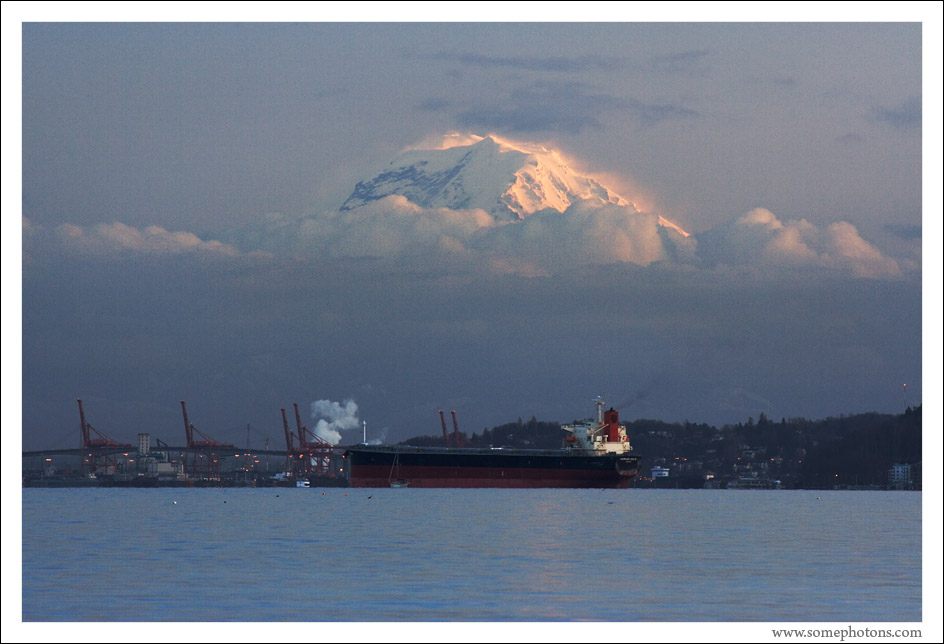 Mt Rainier from Seattle, Washington