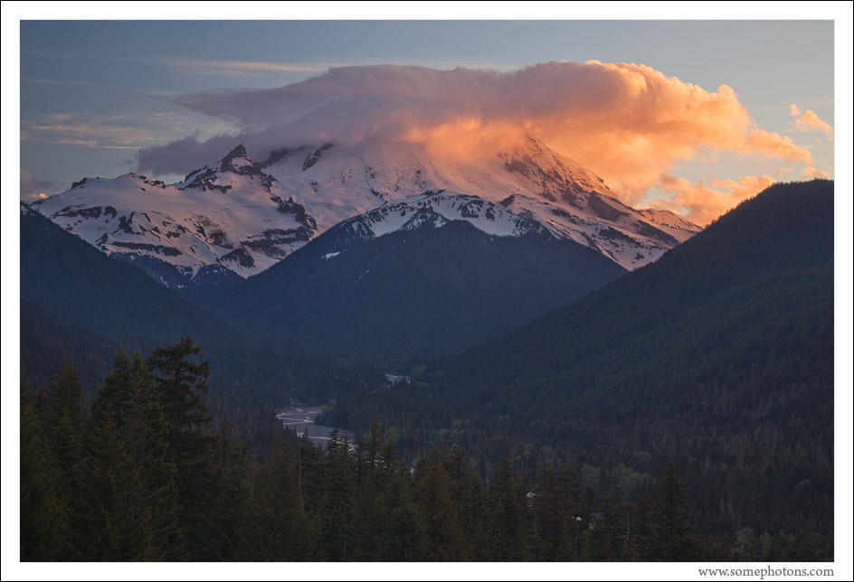 Mt Rainier making its own weather